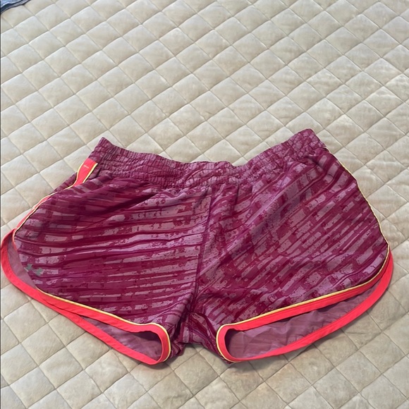 Under Armour Pants - Under Armour Red Athletic Shorts Lightweight Moisture-Wicking